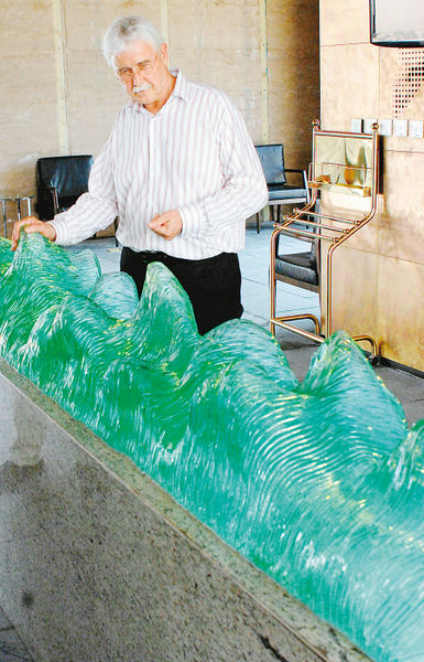 雕塑藝術(shù)大師和他的作品。記者 張波 攝